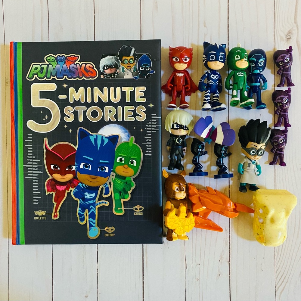 NWOT PJ Masks 5-Minute Story Book and Figurines